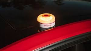 Zapomeňte na výstražný trojúhelník! Do oblíbené dovolenkové destinace musíte nově s majákem, jinak hrozí vysoké pokuty